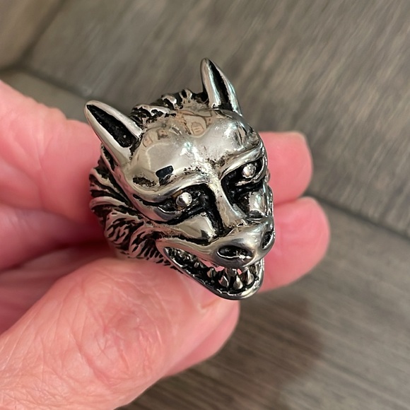 Men’s Wolf Ring Silver-tone Approx Size 10 - Picture 16 of 16